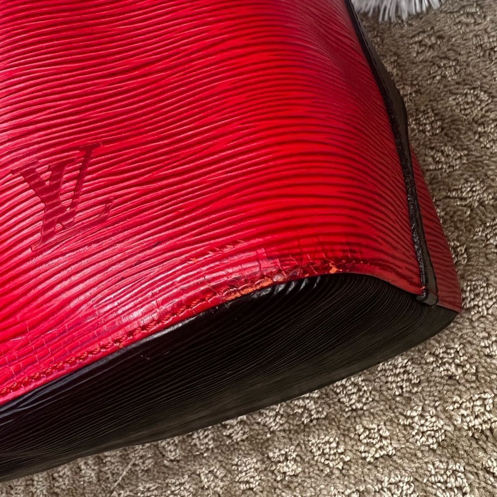 AUTH LOUIS VUITTON EPI LEATHER NOE- BLACK AND RED - Picture 7 of 16
